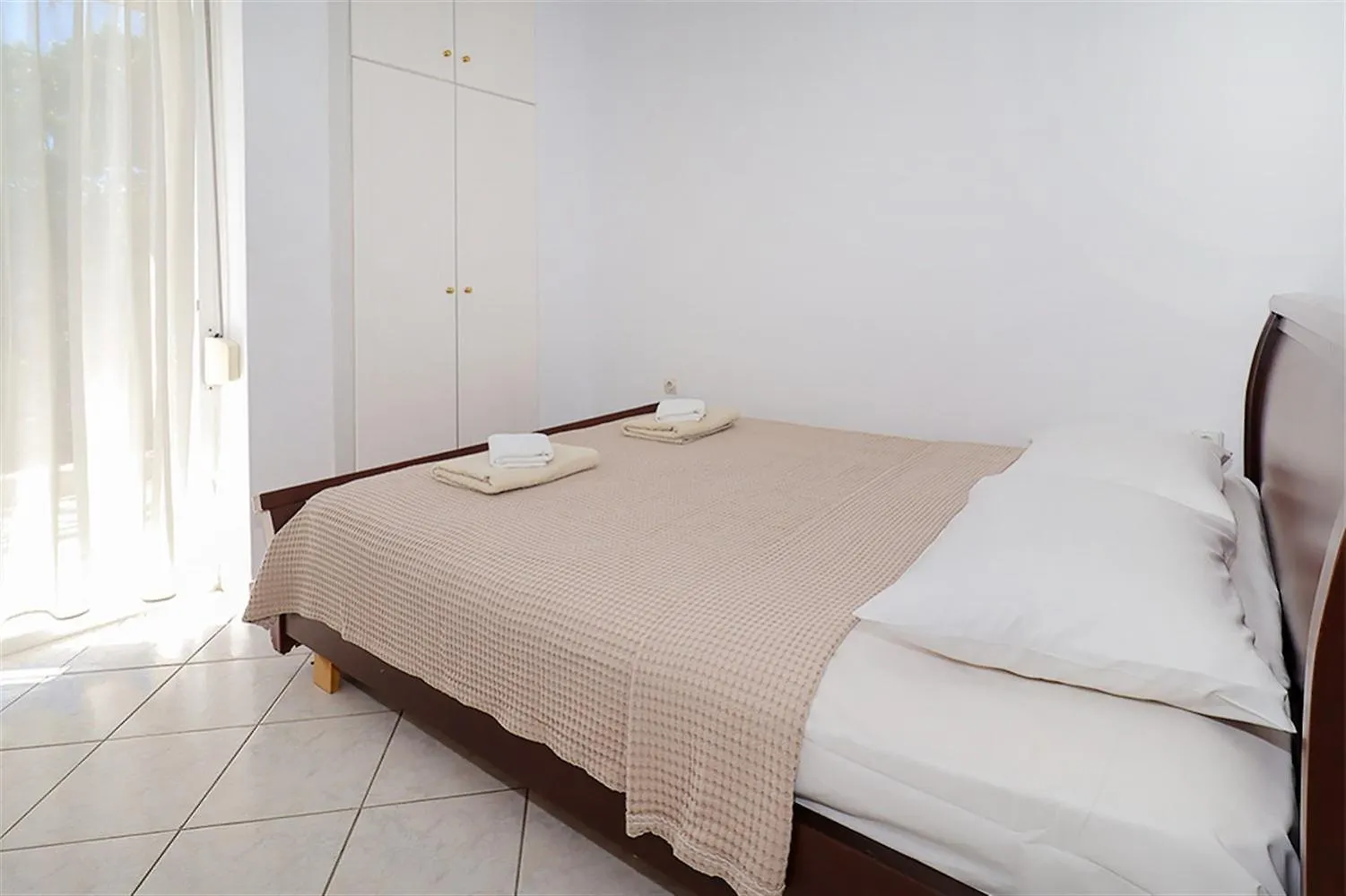 Сasa de vacaciones Victoria House Pefkohori 3 Bedrooms 12 Guests Grecia