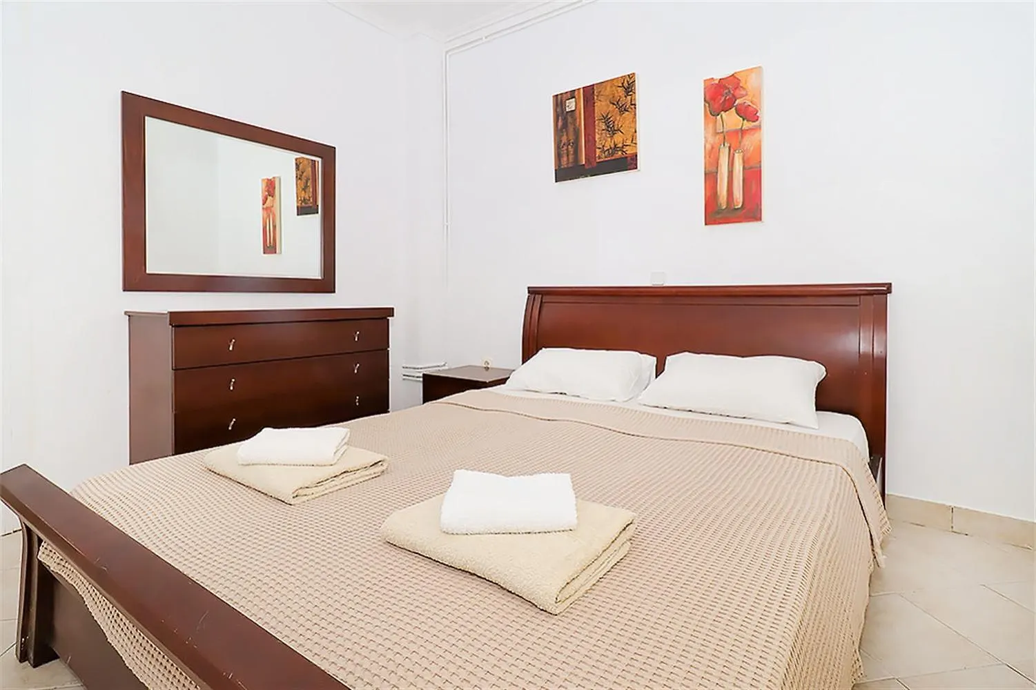 Сasa de vacaciones Victoria House Pefkohori 3 Bedrooms 12 Guests